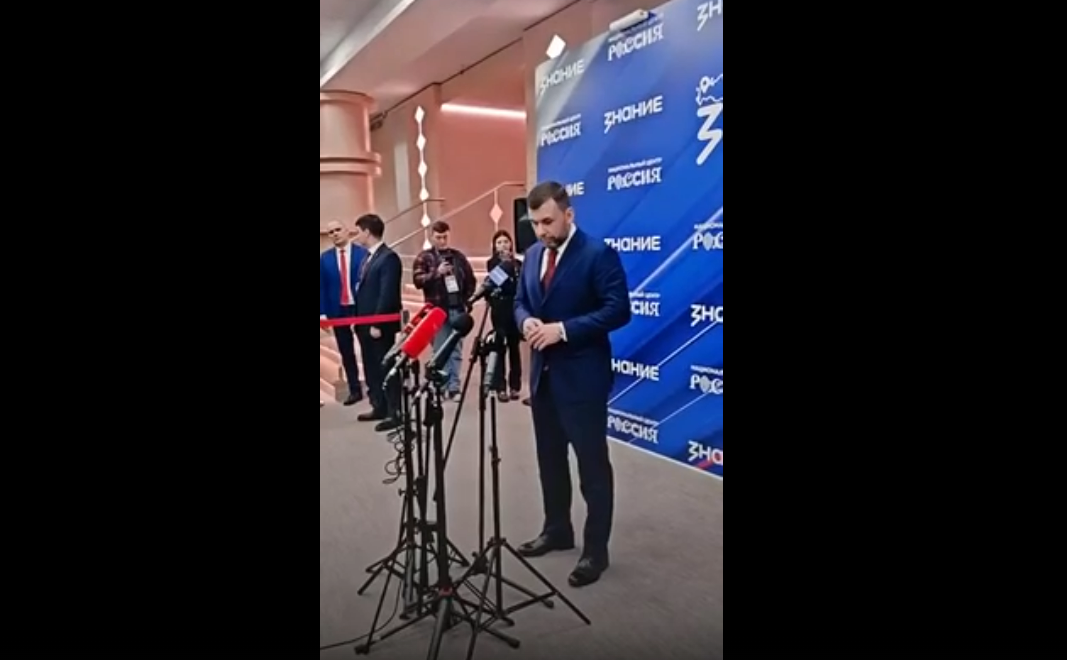 Киберы Москвы взяли интервью у главы Донецкой Народной Республики Дениса Пушилина на Форуме «Знание.Государство»