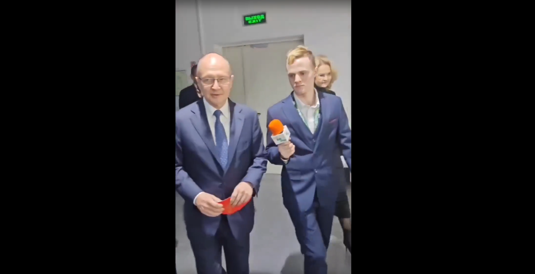 Киберы Москвы взяли интервью у Сергея Кириенко на марафоне «Россия — семья семей»