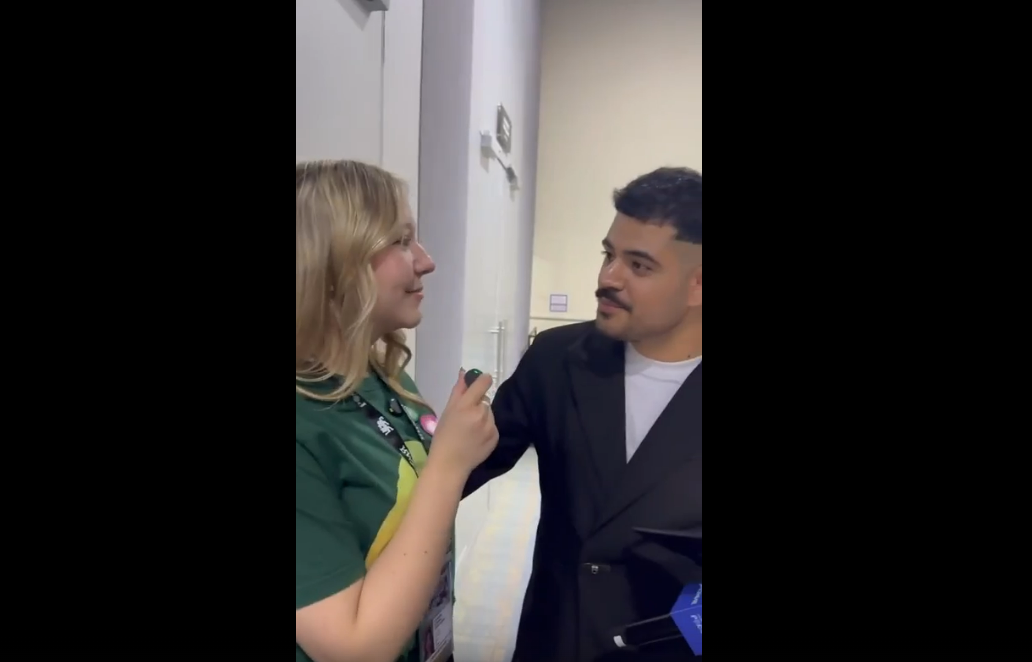 Киберы взяли интервью у певца Романа Каграманова на марафоне «Россия — семья семей»