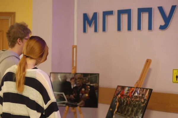 Киберы посетили фотовыставку «Следственный комитет сегодня (в условиях СВО)»