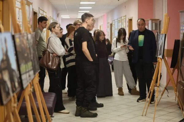 Киберы посетили фотовыставку «Следственный комитет сегодня (в условиях СВО)»